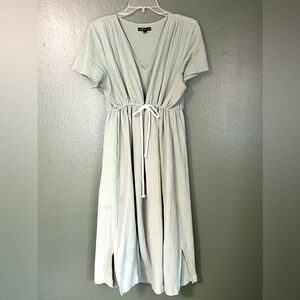 Linen sage green dress - size large - gently used